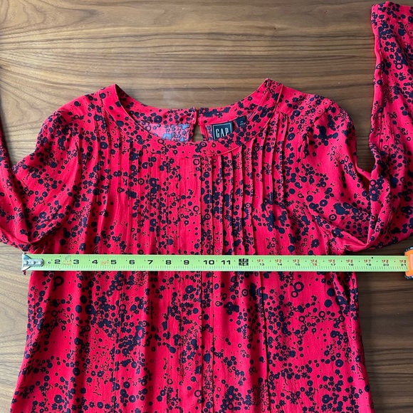 GAP Women’s Red and Black Floral top size Small - Picture 2 of 5